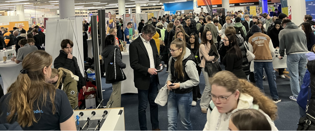 2025-02-19 Karriere Kick Messe © OS-Radio_Titel