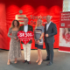 : Freuen sich über die Spende für den Kinderschutzbund Osnabrück: Aleksandra Alba Lopez (Verwaltung & Social Media Kinderschutzbund Osnabrück, v.l.), Johannes Hartig (Ehemaliger Vorstandsvorsitzender der Sparkasse Osnabrück), Gaby Altevogt (Geschäftsführerin Kinderschutzbund) und Fabian Winkler (Vorstand der Kundenstiftung der Sparkasse Osnabrück). Foto: L. Knemeyer/Sparkasse Osnabrück.