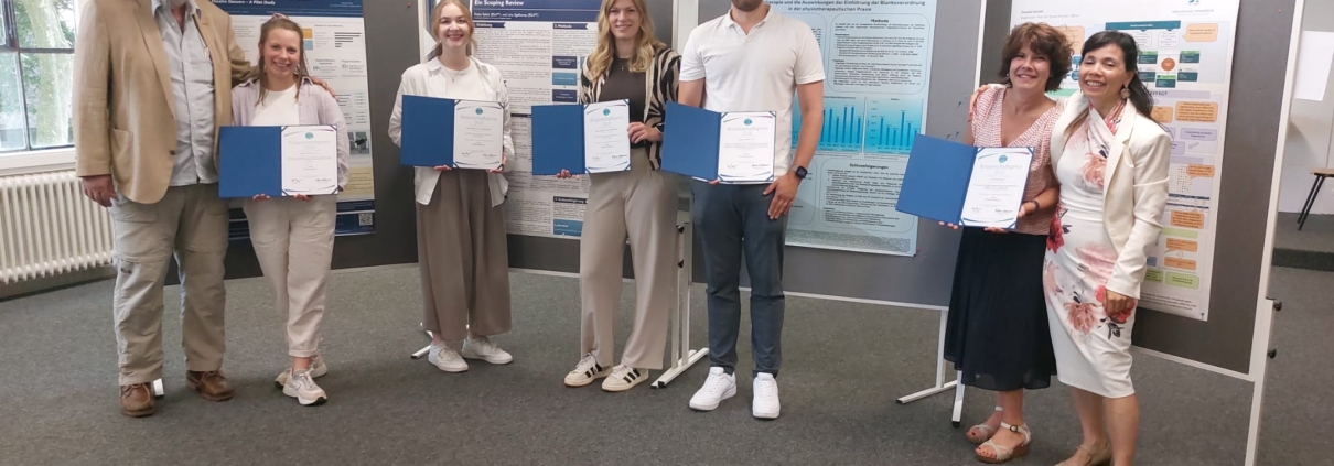 Bildunterschrift 1: v.l.: Prof. Dr. Christoff Zalpour, Sabrina Friehe, Rieke Bekel, Lina Egel kamp, Fabian Strate, Claudia Günzel, Prof. Dr. Susan Armijo-Olivo Foto: Hochschule Osnabrück