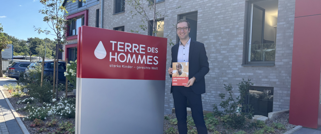 Joshua-Hofert-Terres-des-Hommes-scaled_Titel