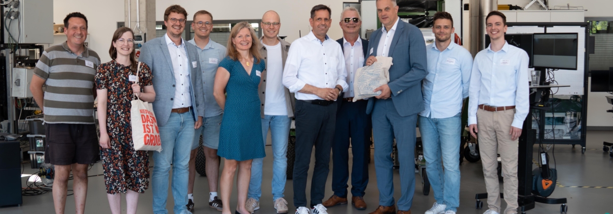 Ministerpräsident Olaf Lies lernt innovative Forschung der Hochschule Osnabrück in den Bereichen Gesundheit und Agrar kennen (Foto: Hochschule Osnabrück)